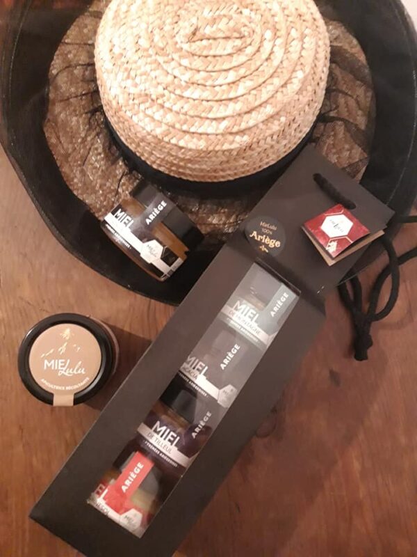 Coffret de dégustation de miels des pyrénées ariégeoises artisanaux avec emballage noir